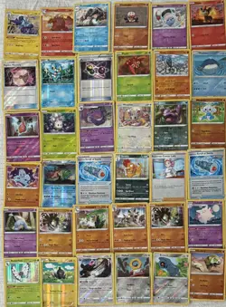 Pokemon Mixed Card Lot, 100 assorted Holo/Reverse Holo, English - Image 2