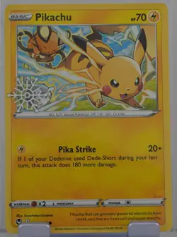 Pokemon TCG NM Pikachu - (Holiday Calendar) 049/195 Holo - Image 1