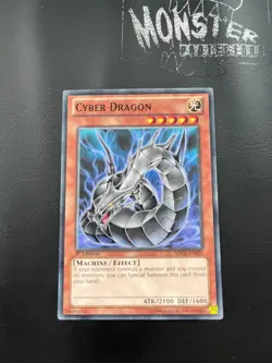 YUGIOH CYBER DRAGON COMMON ALTERNATE ART SDCR-EN003 1ST EDITION - Image 1