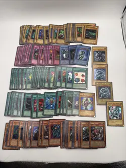 Yu-Gi-Oh! Yugioh SDK-001 Blue-Eyes White Dragon Rare Lot Of 175+ Cards - Image 1