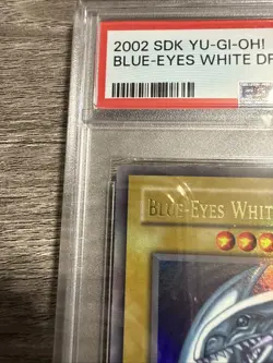 2002 Yu-Gi-Oh! SDK-001 Blue-Eyes White Dragon PSA 8 NM-MT Starter Deck Kaiba - Image 3