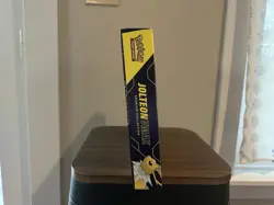 Pokemon TCG Jolteon VMAX Premium Collection Box Promo English 2021 - Image 5