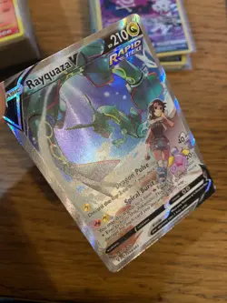 NEAR MINT! Rayquaza V (194/203) Evolving Skies Full Art Ultra Rare Pokemon Card! - Image 3