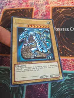 Yugioh Blue-Eyes White Dragon LC01-EN004 Ultra Rare Limited Near Mint - Image 2