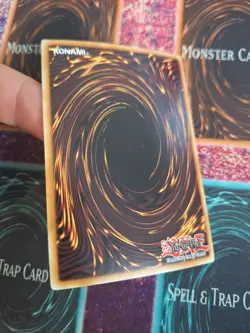 Yugioh Dark Magician LC01-EN005 Ultra Rare Limited Near Mint - Image 4
