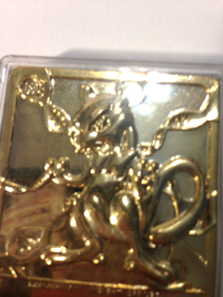 1999 Burger King Limited Edition 23k Gold Plated Mewtwo Pokemon Card plastic box - Image 4