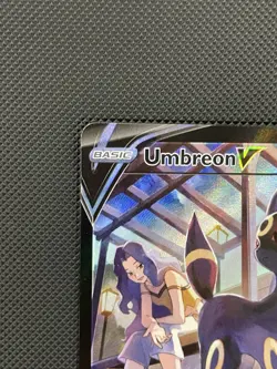 Pokemon TCG Umbreon v TG22/TG30 Trainer Gallery Ultra Rare Brilliant Stars - Image 4