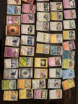 Pokemon Card Lot - Random - 5 Holo / Reverse Holo & 20 Non Holo - Image 3