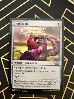 Skullclamp NM MTG Commander: Tarkir: Dragonstorm Regular - Image 1