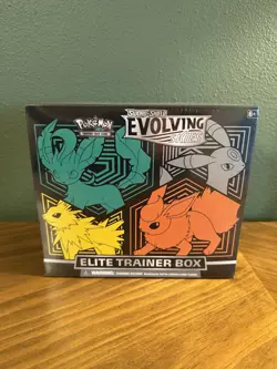 Pokemon TCG: Sword & Shield-Evolving Skies Elite Trainer Box (Jolteon, Flareon, - Image 1