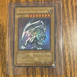 Konami Yu-Gi-Oh! TCG Blue-Eyes White Dragon SDK-001 Ultra Rare Foil 1st Ed EN - Image 1