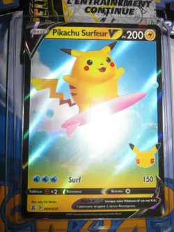 POKEMON RARE CELEBRATIONS FRANCAIS PIKACHU SURFEUR V 008/025 HOLOFOIL NEUF MINT - Image 1