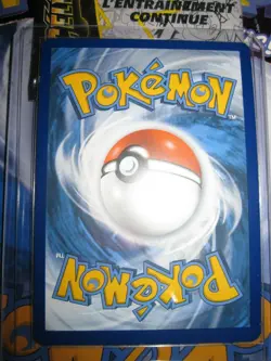 POKEMON RARE CELEBRATIONS FRANCAIS PIKACHU SURFEUR V 008/025 HOLOFOIL NEUF MINT - Image 2
