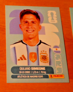PANINI FOOTBALL FIFA WORLD CUP STICKER CARD CARTE SIMEONE ARG 20 MINT 2026 - Image 1