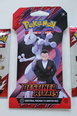 POKEMON DESTINED RIVALS 1 BOOSTER PACK AND 2 FUN PACKS SEALED - Image 3