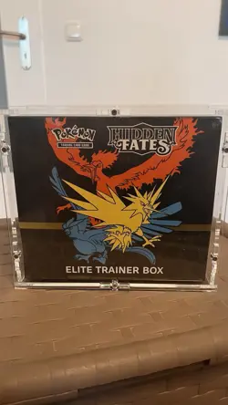 Pokemon TCG Hidden Fates Elite Trainer Box (ETB) - OVP sealed - Englisch - Image 1
