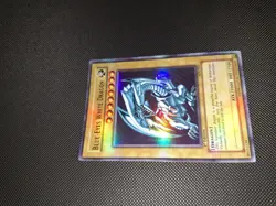 2002 Yugioh SDK-001 Blue-Eyes White Dragon Ultra Rare 1st Edition Near Mint (AE) - Image 2