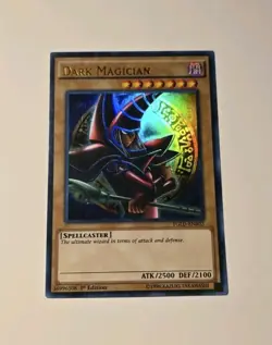 Yugioh Dark Magician YGLD-ENB02 Ultra Rare LP - Image 1