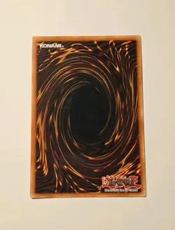 Yugioh Dark Magician YGLD-ENB02 Ultra Rare LP - Image 2