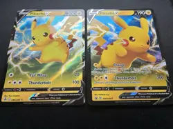 Pokemon: Pikachu V SWSH061 & Pikachu V 086/264 Ultra Rare Fusion Strike - Image 4