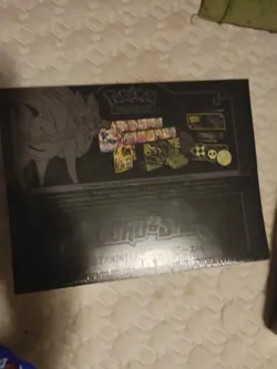 Pokemon TCG Sword & Shield Elite Trainer Box Plus Zacian Card Game - POK82743 820650807435 - Image 2