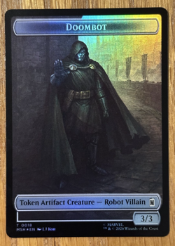 MTG Marvel Super Heroes, Merfolk 0006 / Doombot 0018 - Foil - Image 2