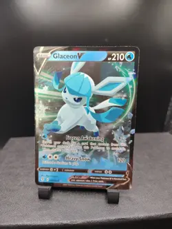 Glaceon V 040/203 - Evolving Skies - Full Art Holo Pokemon Card - Near Mint (NM) - Image 1