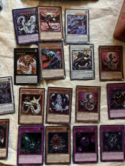 Yu-Gi-Oh Holo Lot + Bulk lot 23 HOLOS Plus 100 Plus Commons - Image 2