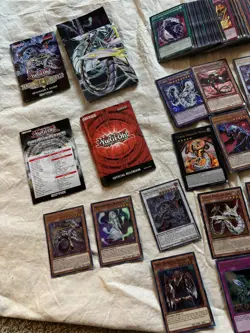 Yu-Gi-Oh Holo Lot + Bulk lot 23 HOLOS Plus 100 Plus Commons - Image 5