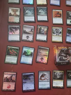 Magic: The Gathering Premium Deck Series Slivers 2009 - 62 card lot - Image 4