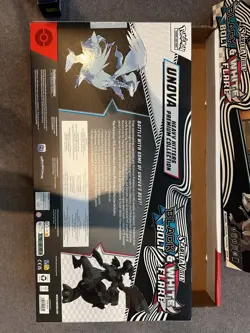 Pokemon TCG: Black Bolt & White Flare Unova Heavy Hitters Premium Collection Box - Image 3