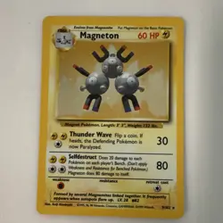 Wizards of the Coast Pokemon TCG Magneton 9/102 Base Set Holo Rare 60HP ENG - Image 2