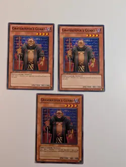 Yugioh TCG - 3x Gravekeeper's Guard - 2x SDMA-EN009 1st + 1x PGD-061 UNL - NM - Image 1