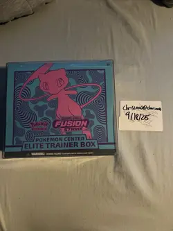 Pokemon TCG Sword & Shield-Fusion Strike Pokemon Center Elite Trainer Box - Image 1