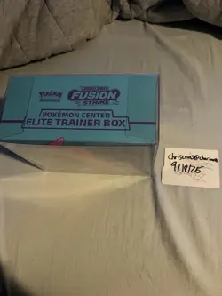 Pokemon TCG Sword & Shield-Fusion Strike Pokemon Center Elite Trainer Box - Image 2