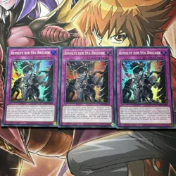 Yugioh! Playset 3x Revolte der Sta-Brigade Super Rare - RA01-DE079 1. Auflage DE - Image 1