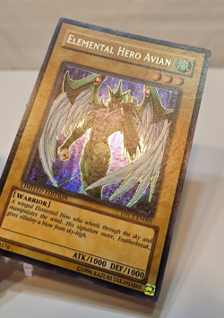 Elemental Hero Avian EHC1-EN001 Secret Rare Limited Edition Promo Yugioh 1982 - Image 3