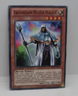 Yu-Gi-Oh Karte - Erfahrener weißer Magier - Hexer / Effekt - Yugioh Neu - Image 1