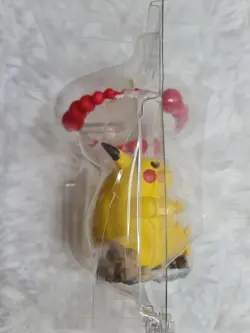 PIKACHU VMAX Figure - Pokemon 25th Anniversary Celebrations Premium Collection - Image 4