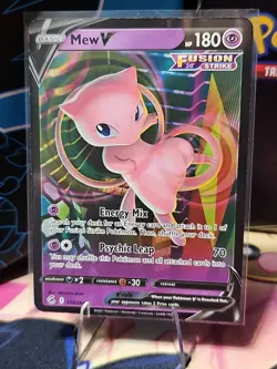 Pokemon TCG Mew v 2025 SWSH08 Fusion Strike Ultra Rare Holo Card #113/264 - Image 1