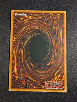 Yugioh - Dark Magician YGLD-ENC09 Unlimited Ultra Rare NM - Image 2