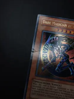 YUGIOH 2004 | DARK MAGICIAN OF CHAOS | IOC-065 | NA OLD PRINT | GOOD (DAMAGED) - Image 4