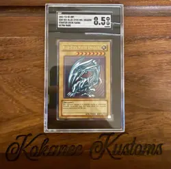 2002 Yu-Gi-Oh Blue Eyes White Dragon Ultra Rare SGC 8.5 SDK-001 - Image 1
