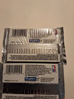 1995-96 Skybox NBA Hoops Series 1- 12 Cards per Pack SEALED OFFICIAL NBA CARD x2 - Image 4