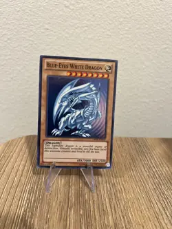 Yu-Gi-Oh! Blue-Eyes White Dragon DPKB-EN001 Super Rare Unlimited NM - Image 1