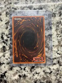 Yu-Gi-Oh! TCG Dark Magician SDY-006 Lightly Played Holo - Image 2