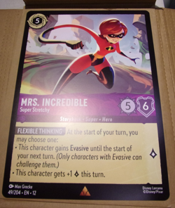 Lorcana TCG - retail kit Woody, Mrs Incredible, Syndrome Oversized cards/poster - Image 3