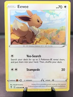 Pokemon TCG Eevee 125/203 Evolving Skies Non Holo Common 2021 Rayquaza Cameo NM - Image 1