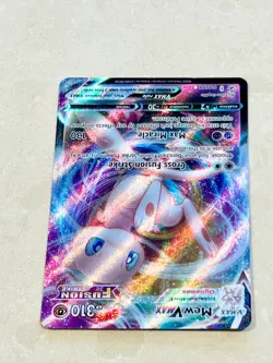 Pokemon TCG Mew Vmax Fusion Strike 114/264 Holo Ultra Rare - Image 3