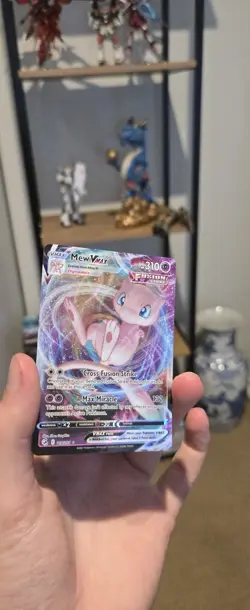 Pokemon TCG Mew Vmax Fusion Strike 114/264 Holo Ultra Rare - Image 2